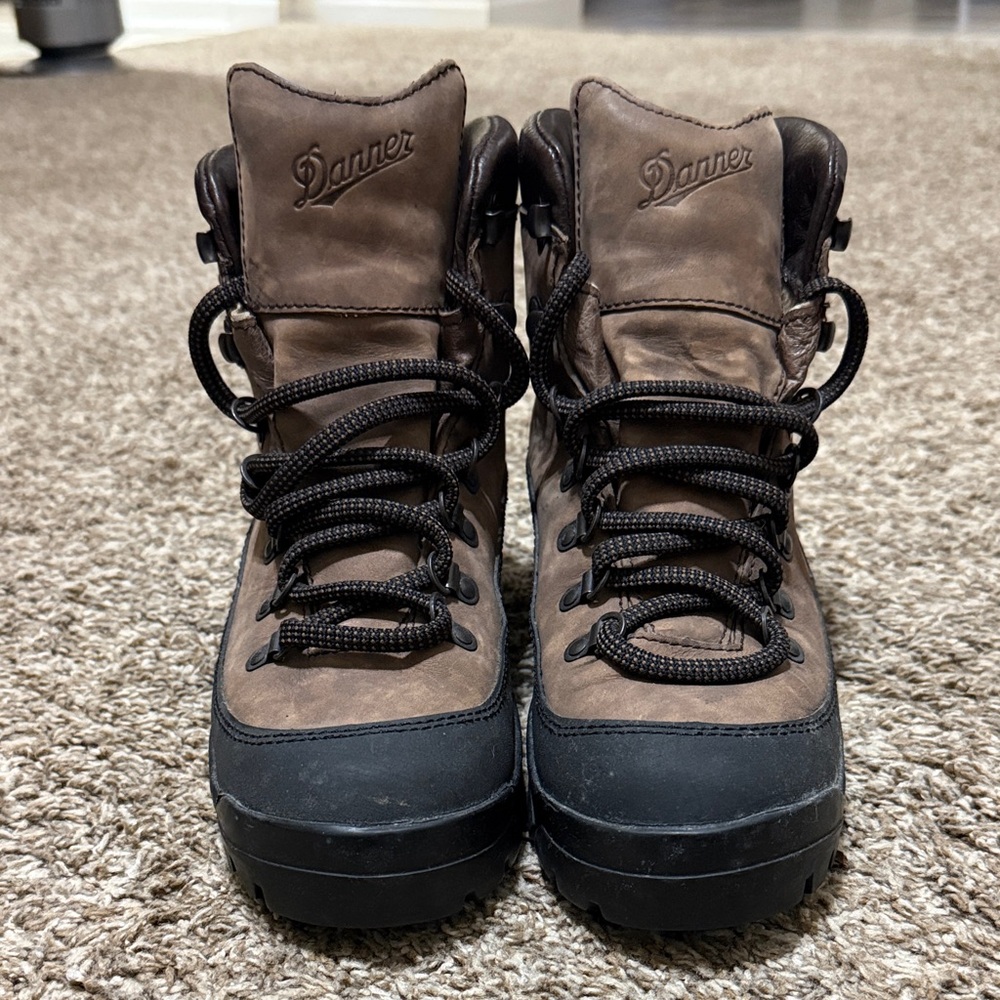 Brand new without box Danner Talus GTX hiking boots in women’s size 9.5. - Picture 2 of 6